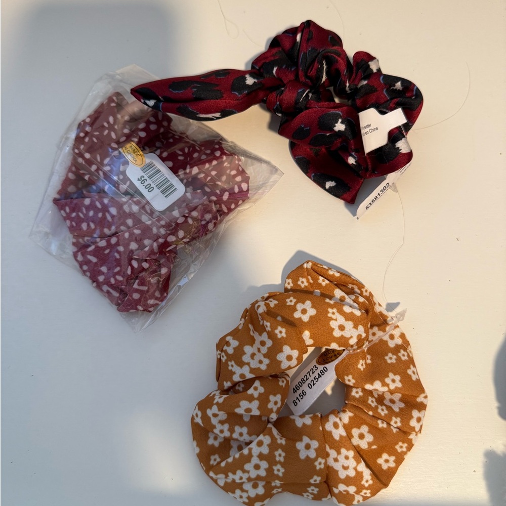 Scrunchie Assortment - Picture 2 of 4